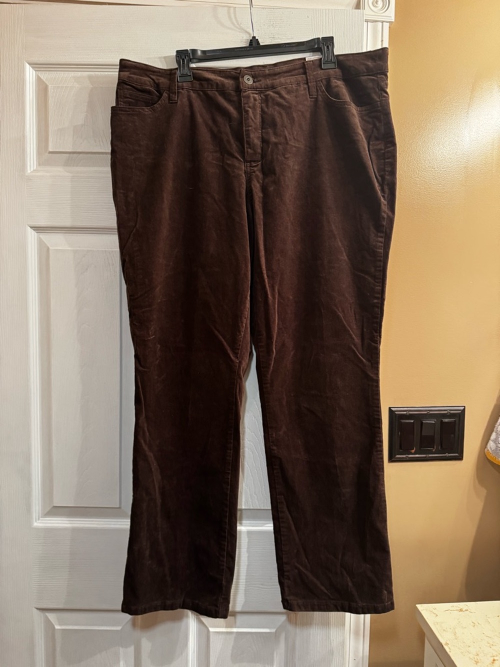 Ladies 20W St.John’s Bay brown corduroy straight leg jeans
